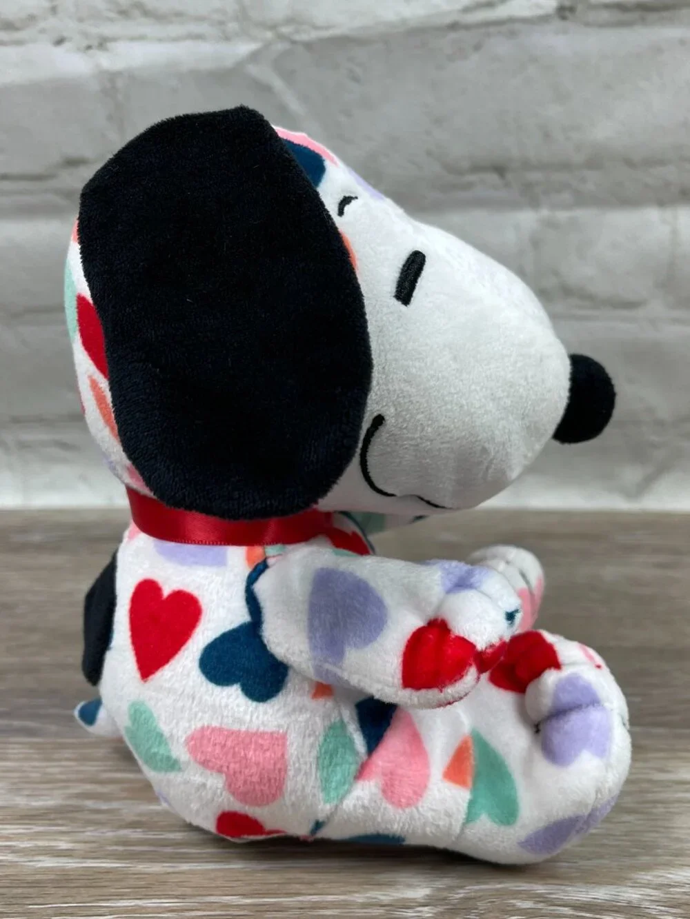 VINTAGE 2004 HALLMARK HEARTS PEANUTS SNOOPY PLUSH